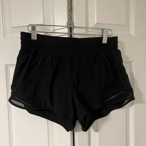 Lululemon Hotty Hot High-Rise Lined Short 2.5”